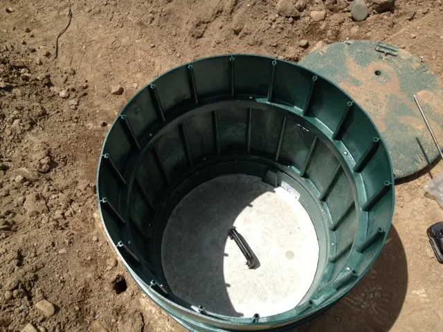 Polylok - 24"x3" Riser Riser Pan - 3008-RP